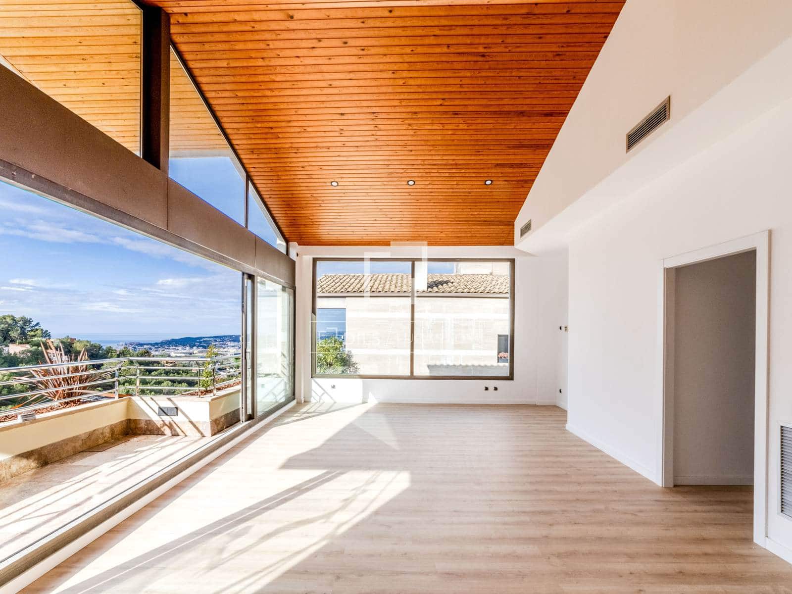 4 chambre Villa/Maison à vendre à Sitges avec piscine garage - 975 000 € (Ref: 9675959)