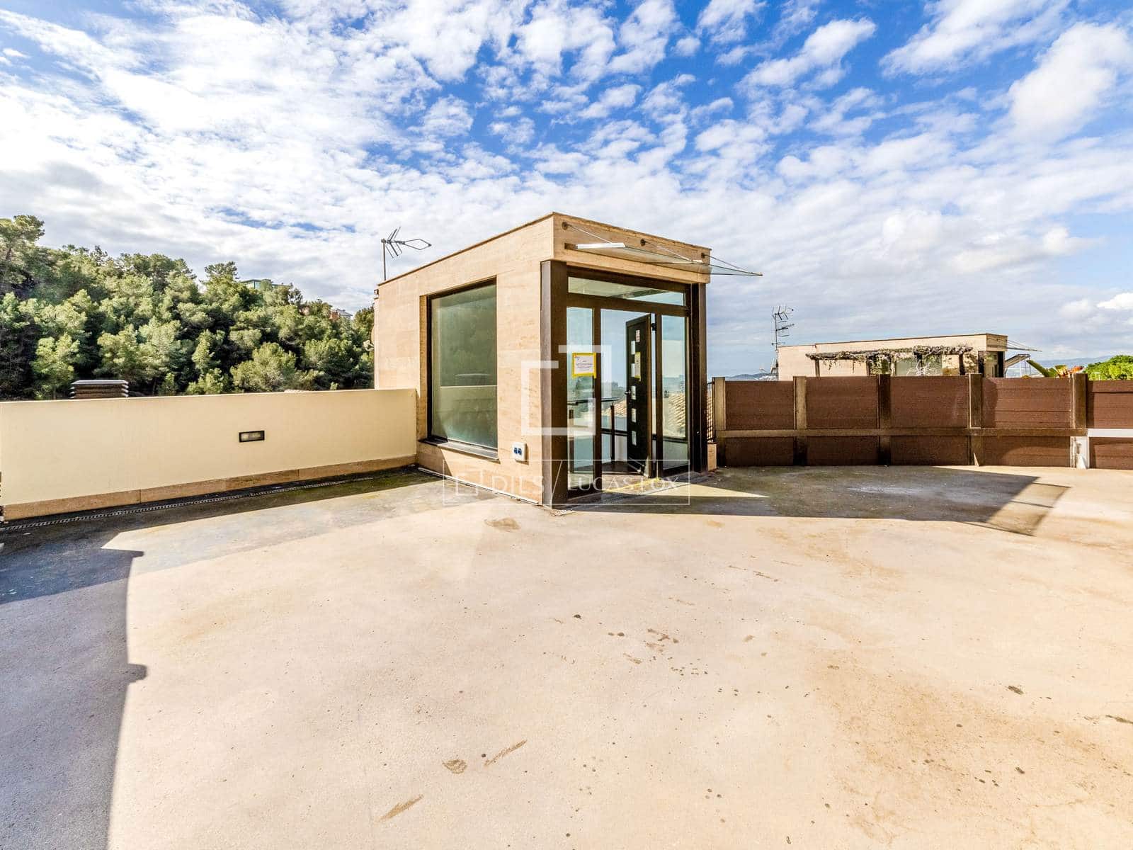 4 chambre Villa/Maison à vendre à Sitges avec piscine garage - 975 000 € (Ref: 9675959)