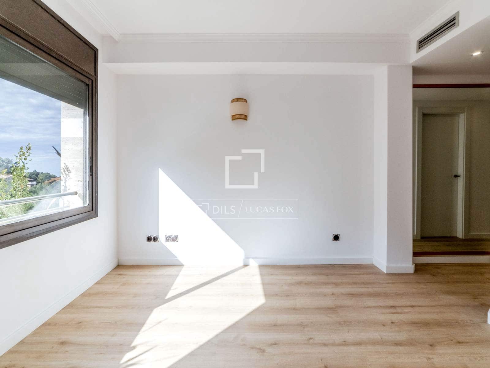 4 chambre Villa/Maison à vendre à Sitges avec piscine garage - 975 000 € (Ref: 9675959)