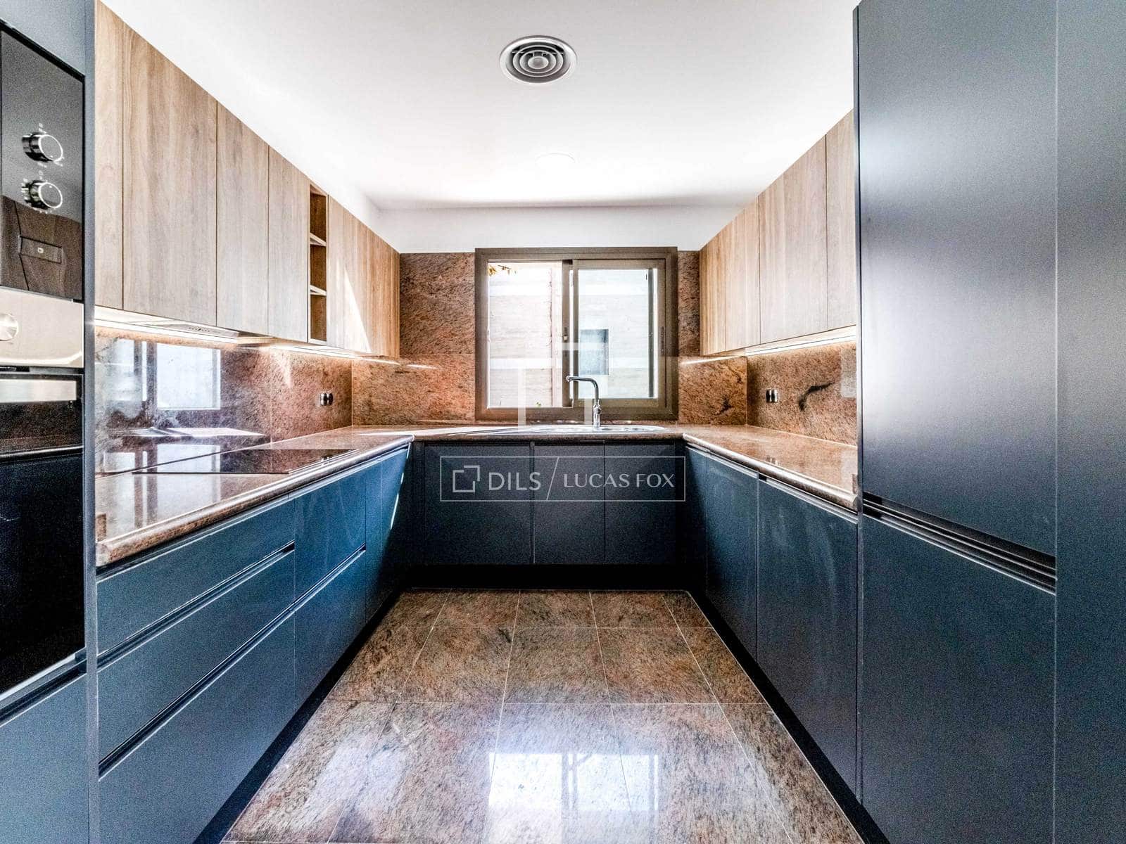 4 chambre Villa/Maison à vendre à Sitges avec piscine garage - 975 000 € (Ref: 9675959)