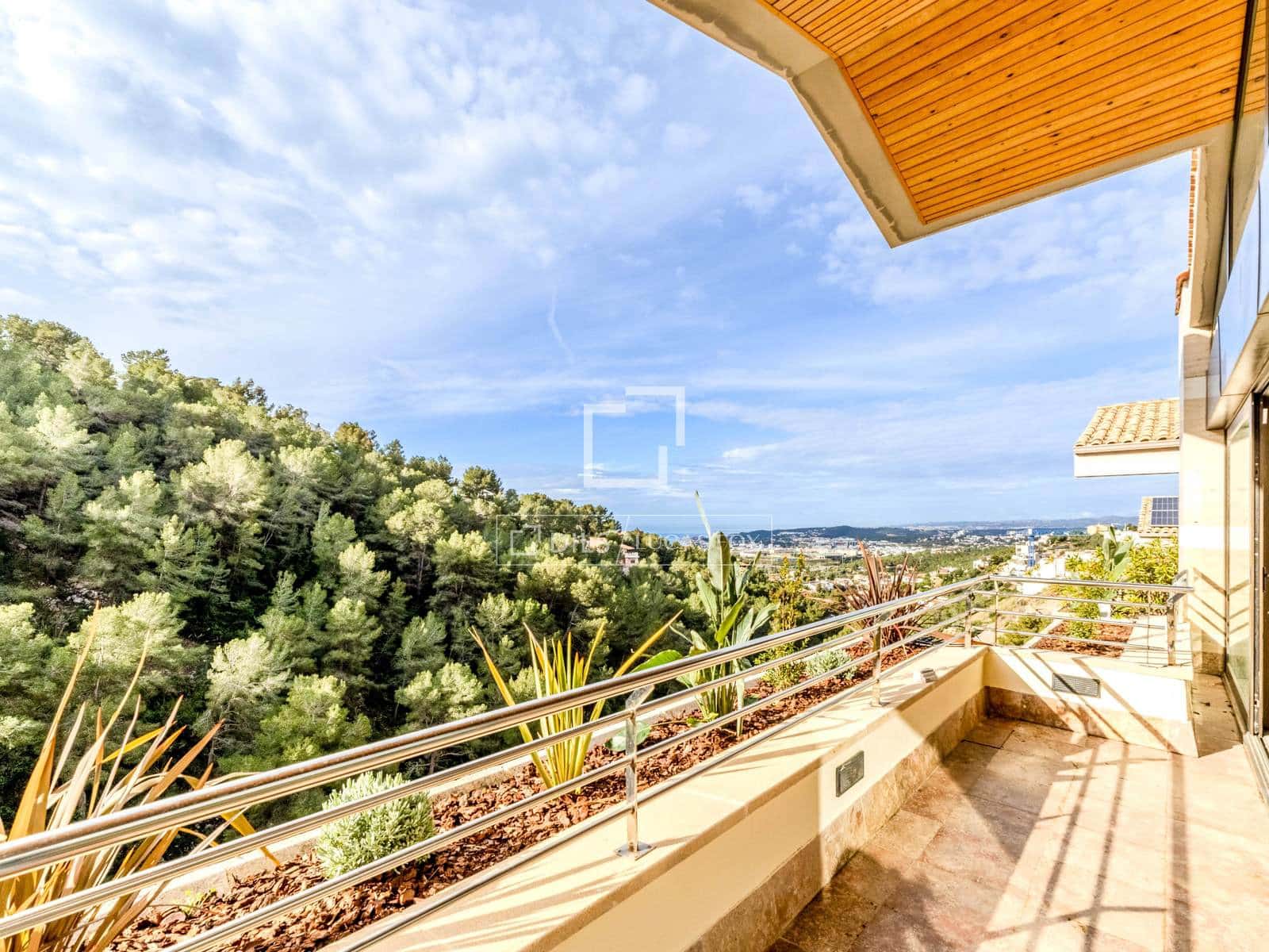 4 chambre Villa/Maison à vendre à Sitges avec piscine garage - 975 000 € (Ref: 9675959)