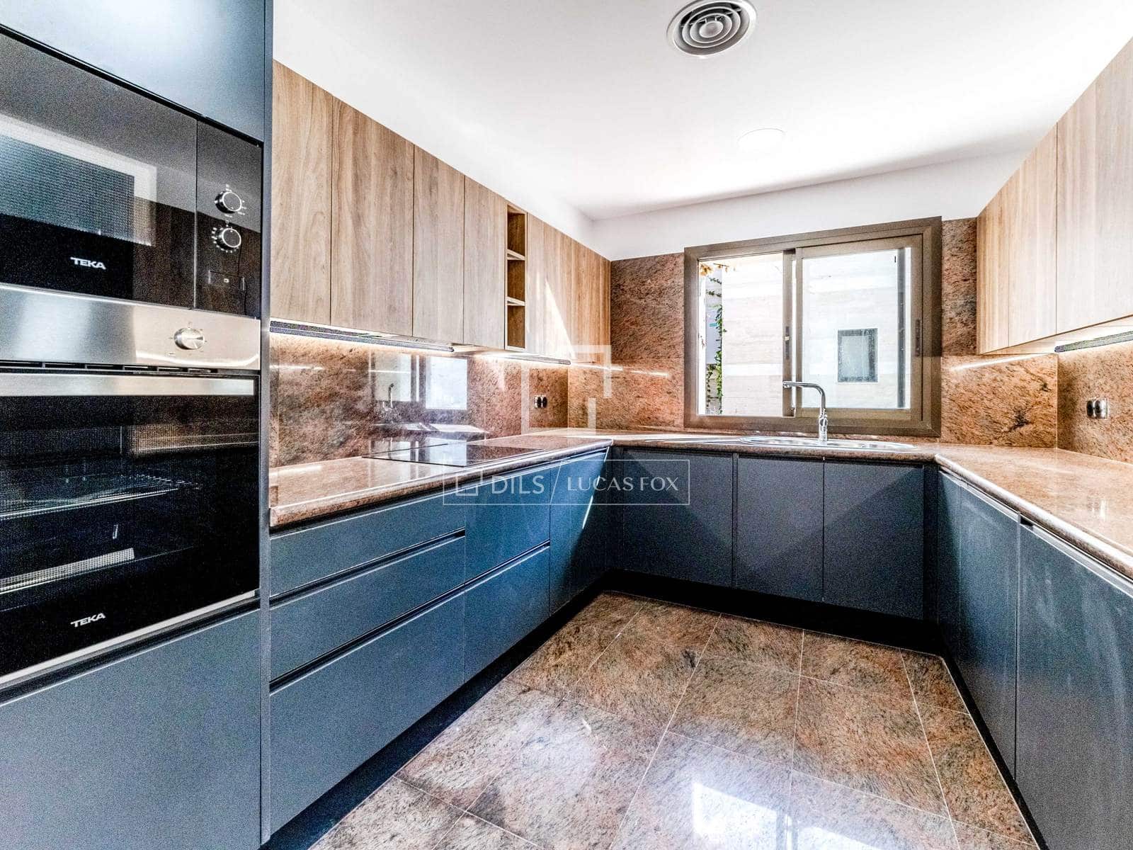 4 chambre Villa/Maison à vendre à Sitges avec piscine garage - 975 000 € (Ref: 9675959)