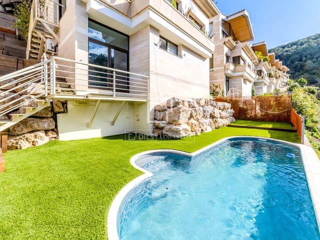 4 chambre Villa/Maison à vendre à Sitges avec piscine garage - 975 000 € (Ref: 9675959)