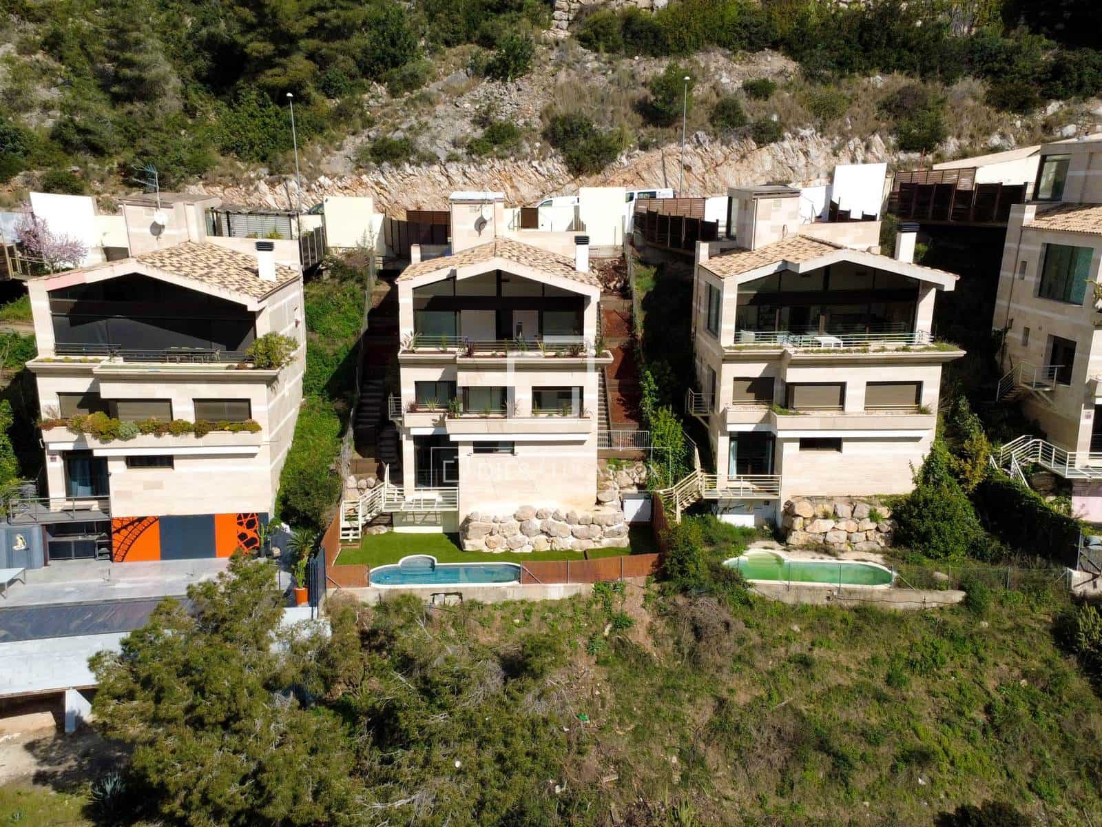 4 chambre Villa/Maison à vendre à Sitges avec piscine garage - 975 000 € (Ref: 9675959)