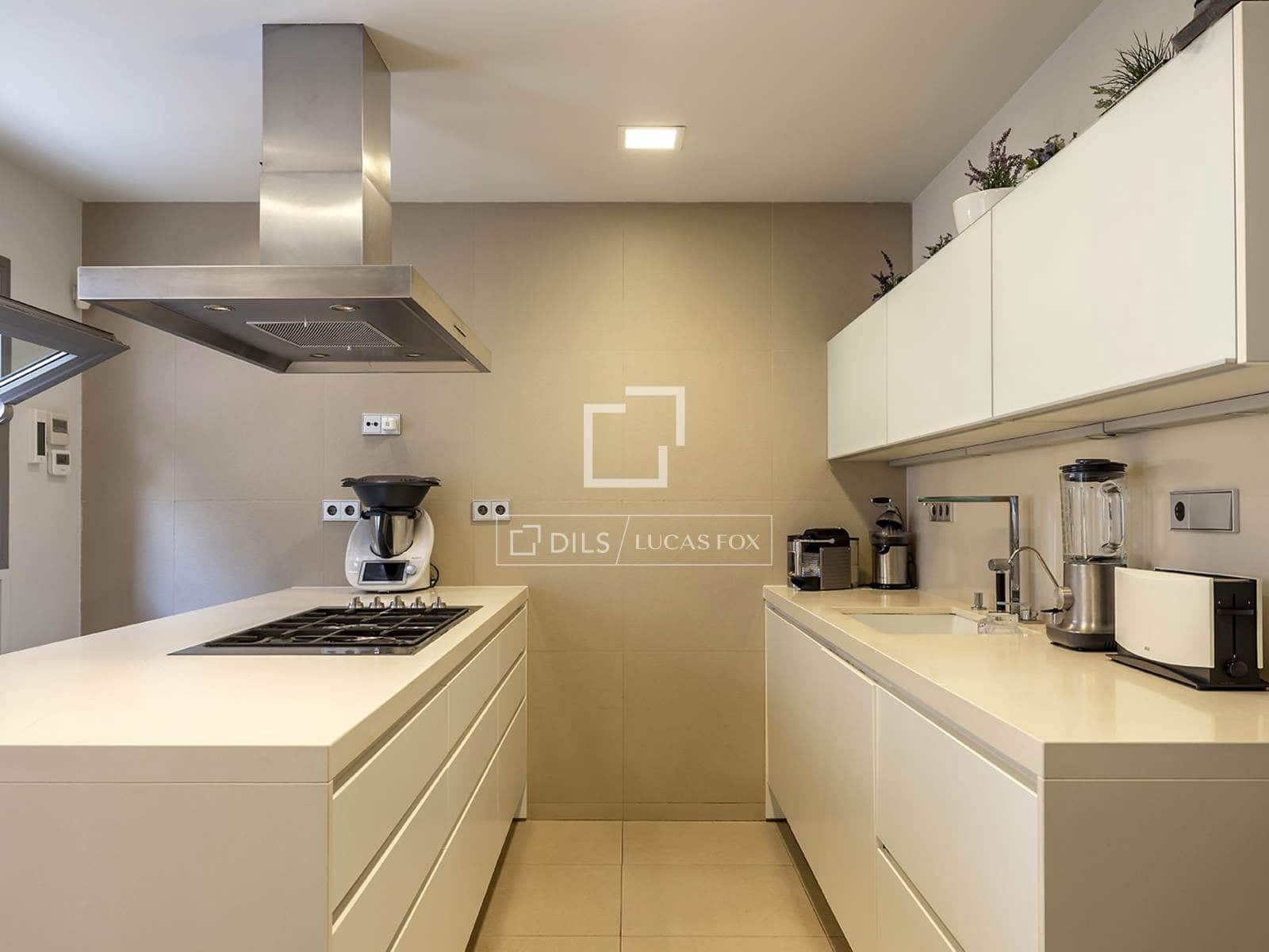 6 bedroom Villa for sale in Barcelona city - € 2,950,000 (Ref: 9676428)