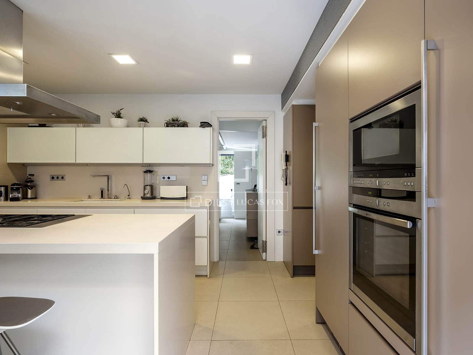 6 bedroom Villa for sale in Barcelona city - € 2,950,000 (Ref: 9676428)