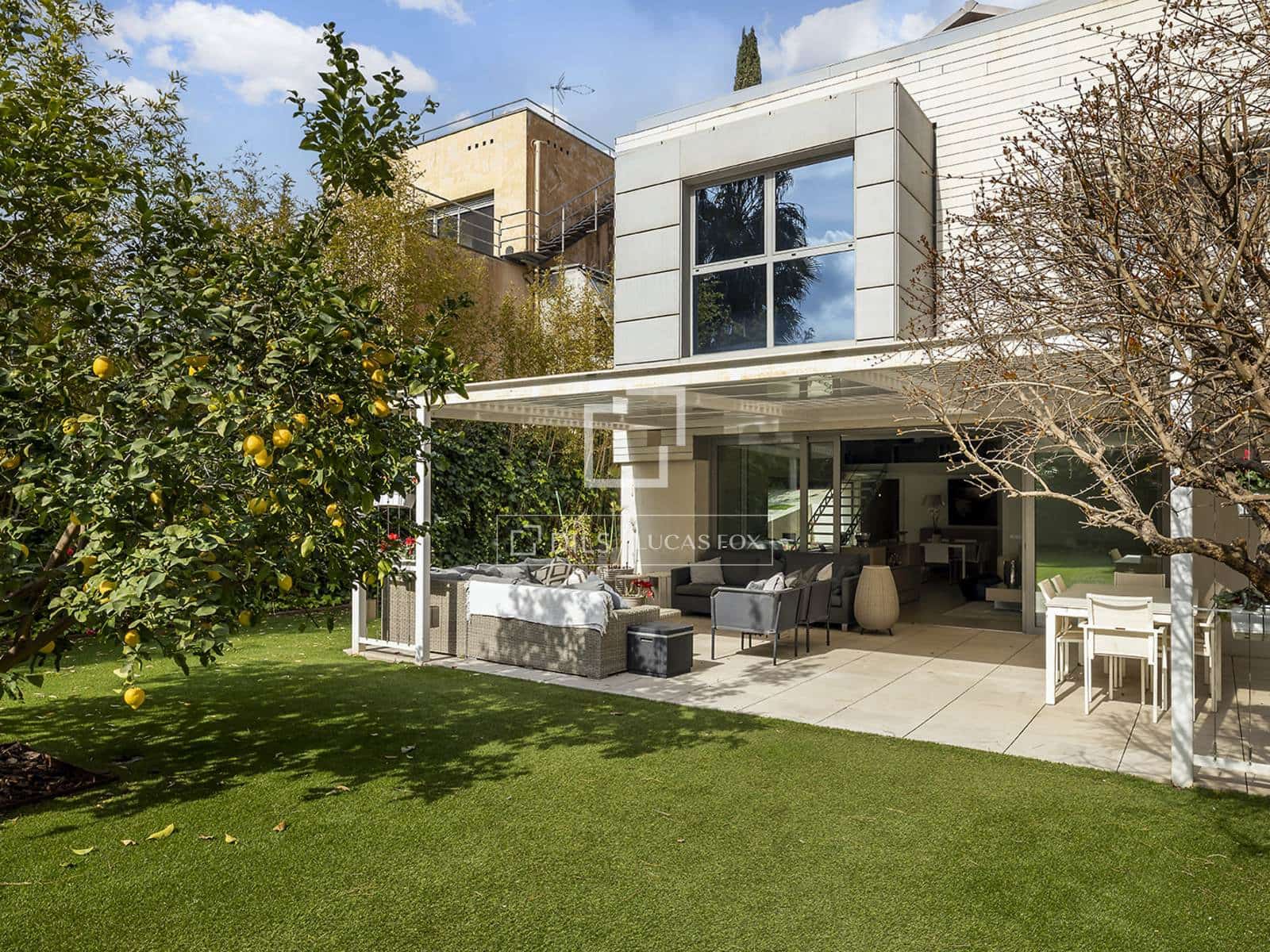 6 bedroom Villa for sale in Barcelona city - € 2,950,000 (Ref: 9676428)