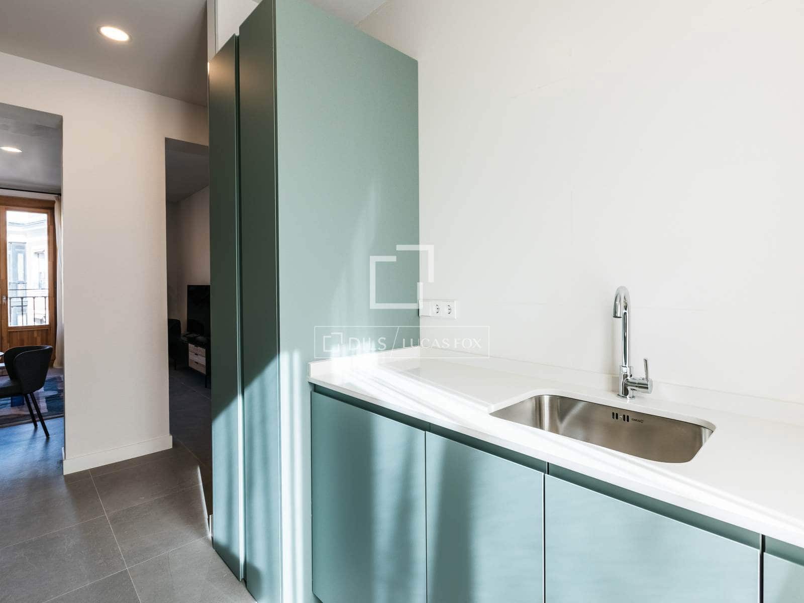 2 slaapkamer Appartement te huur in Madrid stad - € 3.300 (Ref: 9676430)