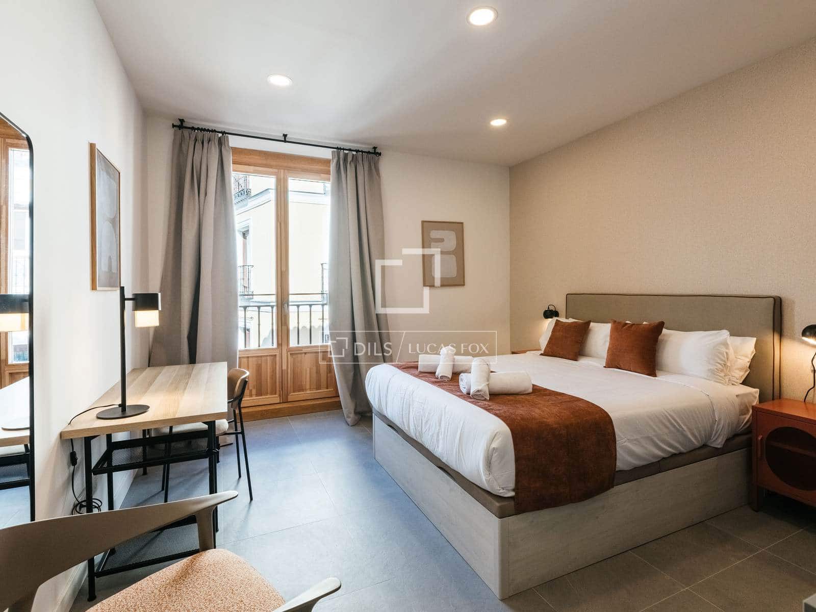 2 slaapkamer Appartement te huur in Madrid stad - € 3.300 (Ref: 9676430)