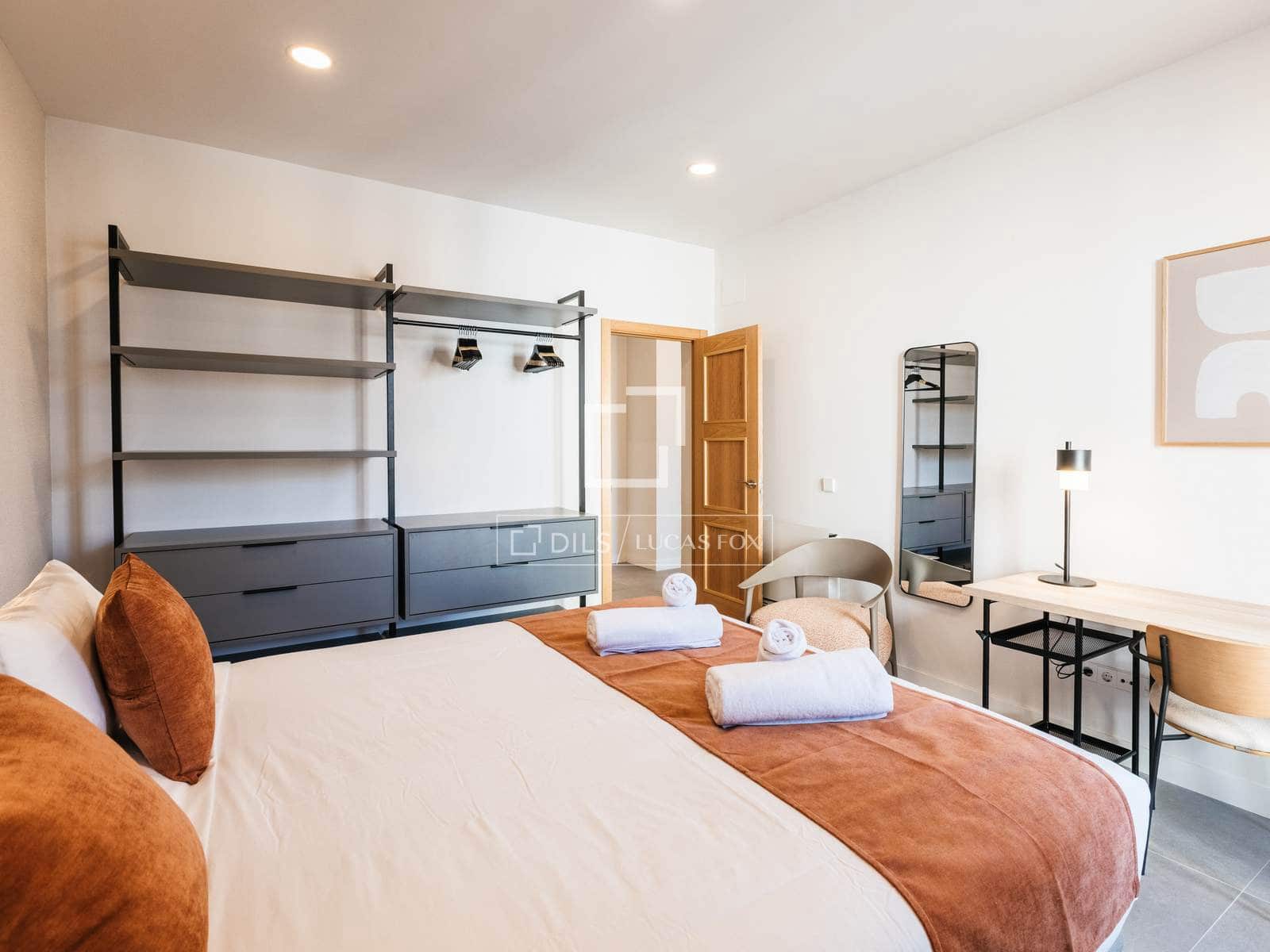 2 slaapkamer Appartement te huur in Madrid stad - € 3.300 (Ref: 9676430)