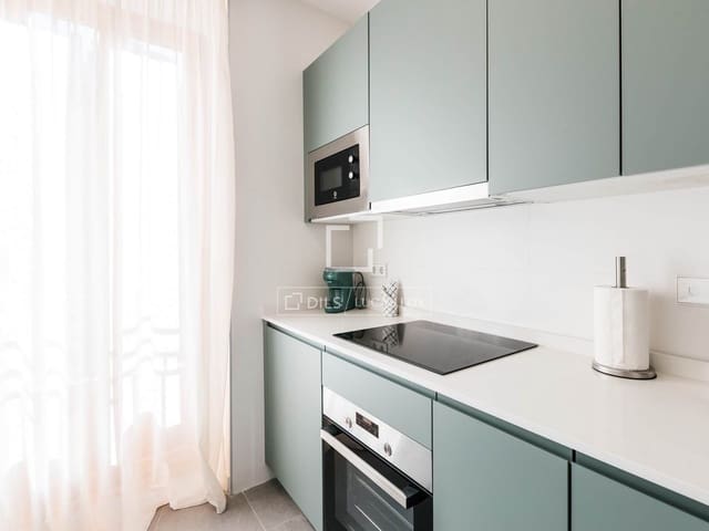 2 slaapkamer Appartement te huur in Madrid stad - € 3.300 (Ref: 9676430)