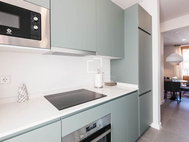 2 slaapkamer Appartement te huur in Madrid stad - € 3.300 (Ref: 9676430)