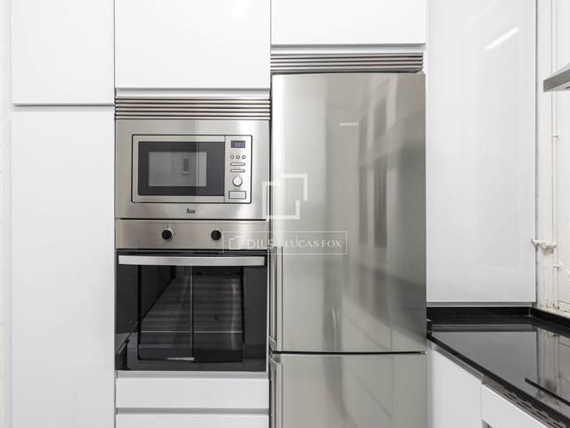 Appartement de 2 chambres à louer à Recoletos, Madrid ville - 2 700 € (Ref: 9678156)