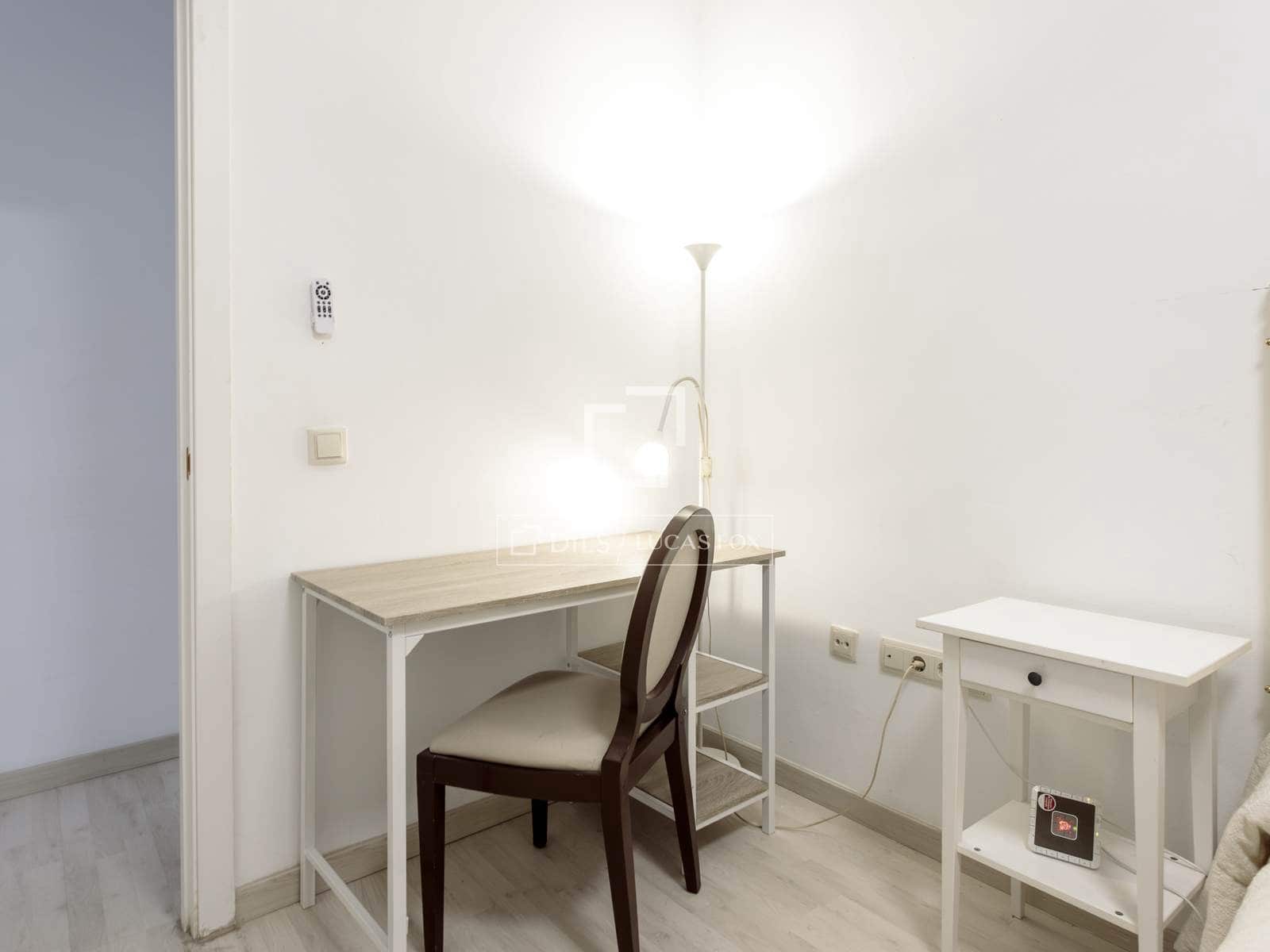 Appartement de 2 chambres à louer à Madrid ville - 2 700 € (Ref: 9678156)