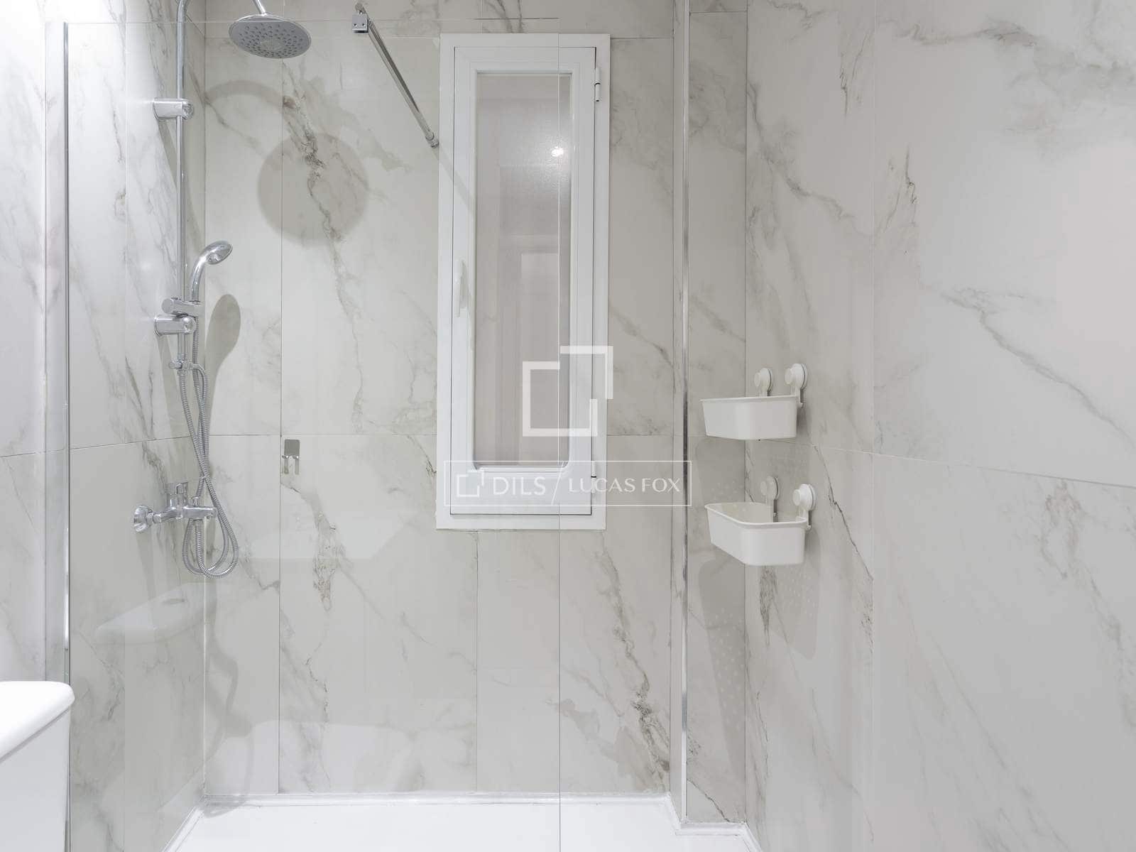 Appartement de 2 chambres à louer à Madrid ville - 2 700 € (Ref: 9678156)