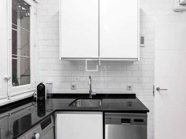 Appartement de 2 chambres à louer à Recoletos, Madrid ville - 2 700 € (Ref: 9678156)