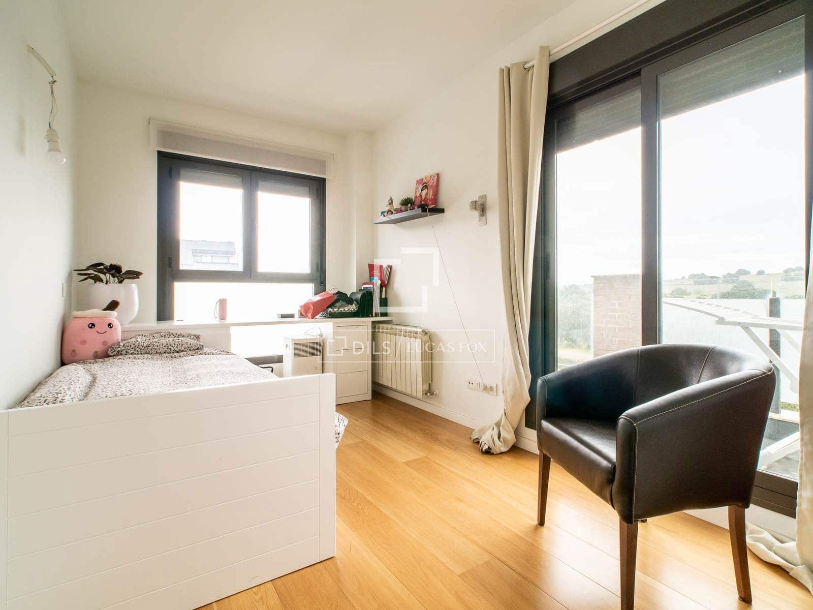 4 sovrum Lägenhet till salu i Villanueva del Pardillo med pool garage - 680 000 € (Ref: 9679091)