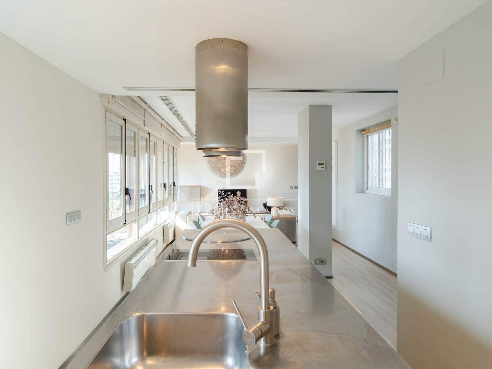 1 quarto Penthouse para arrendar em Valencia cidade - 2 399 € (Ref: 9679199)