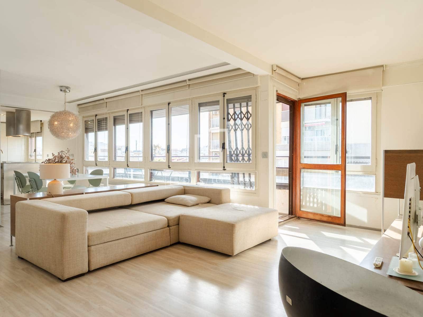 1 quarto Penthouse para arrendar em Valencia cidade - 2 399 € (Ref: 9679199)