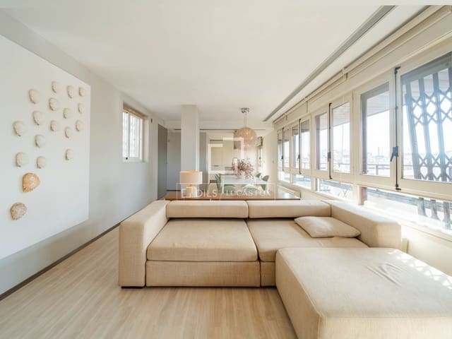 1 quarto Penthouse para arrendar em Valência cidade - 2 399 € (Ref: 9679199)