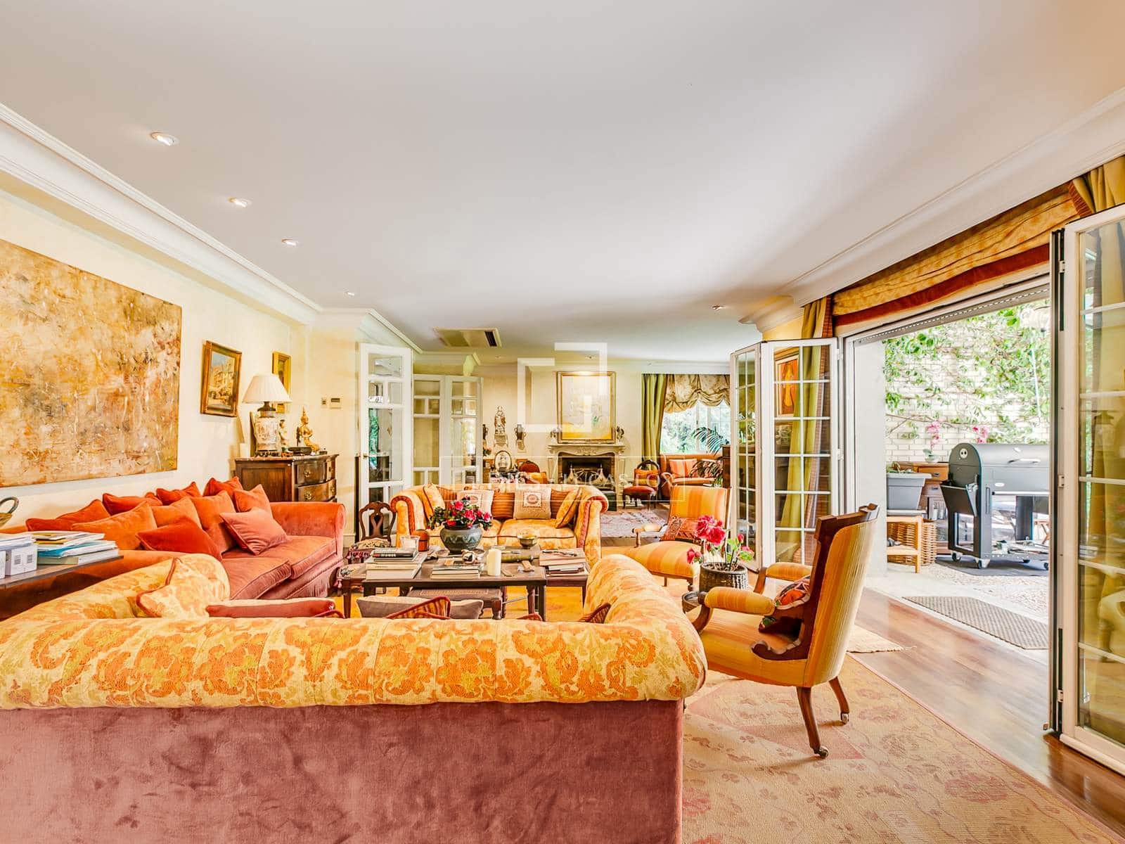 10 bedroom Villa for sale in Madrid city with pool - € 6,500,000 (Ref: 9679331)