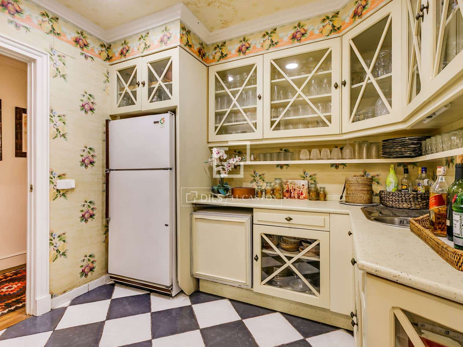 10 bedroom Villa for sale in Madrid city with pool - € 6,500,000 (Ref: 9679331)