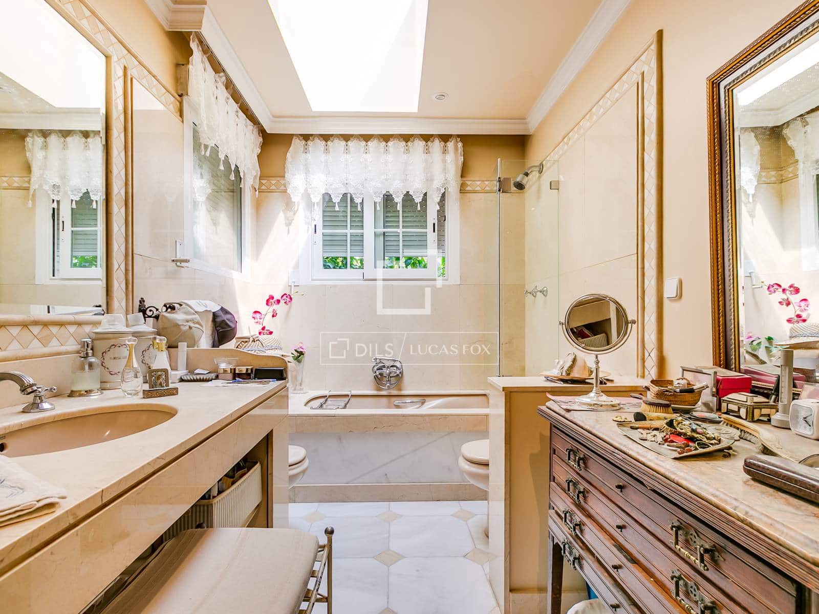 10 bedroom Villa for sale in Madrid city with pool - € 6,500,000 (Ref: 9679331)