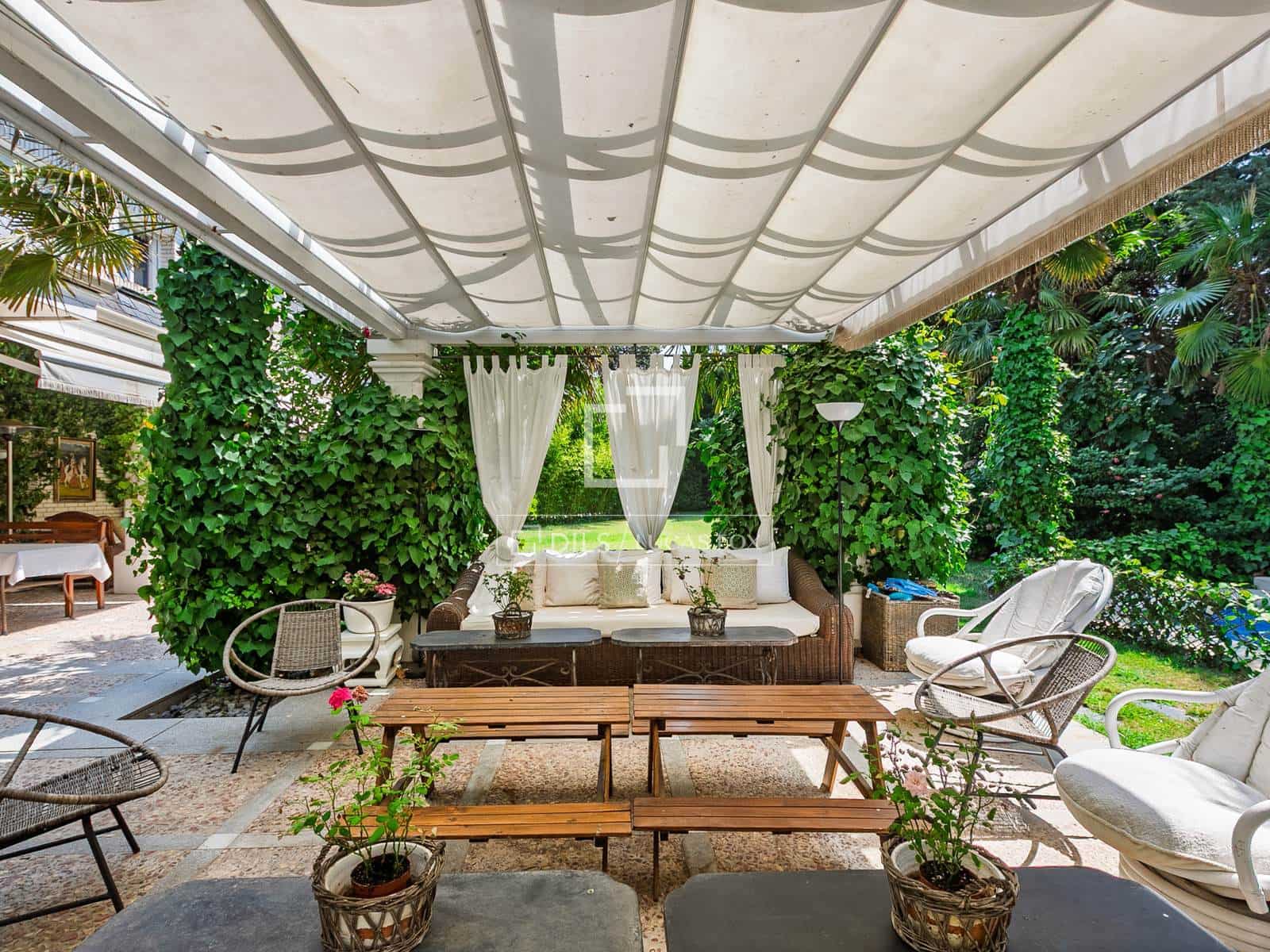 10 bedroom Villa for sale in Madrid city with pool - € 6,500,000 (Ref: 9679331)