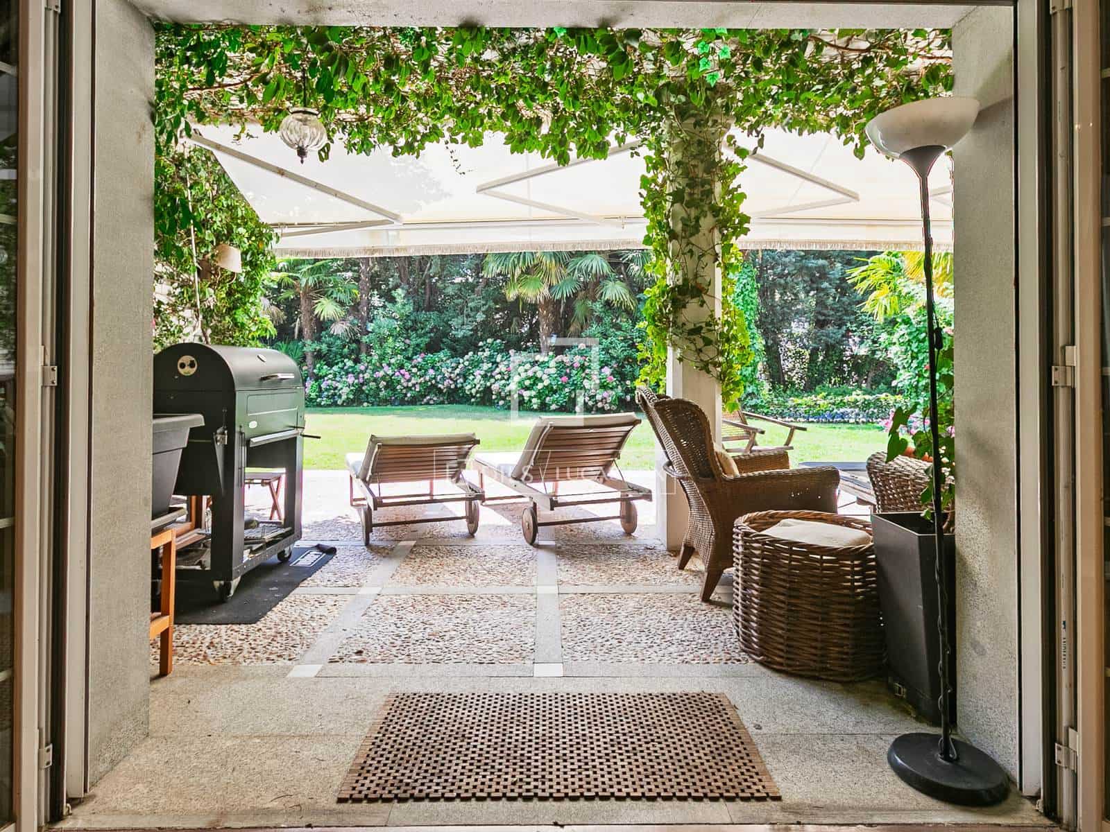 10 bedroom Villa for sale in Madrid city with pool - € 6,500,000 (Ref: 9679331)