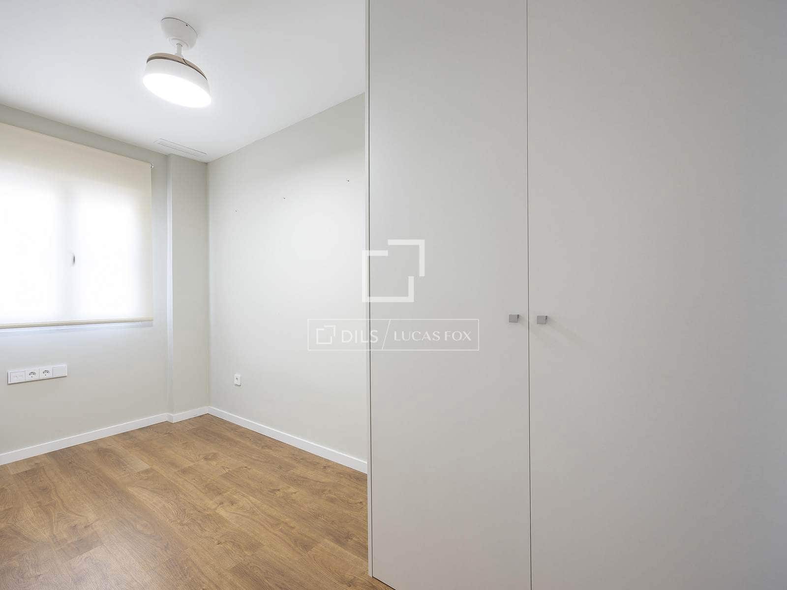 3 quarto Penthouse para arrendar em Valencia cidade - 2 500 € (Ref: 9679332)