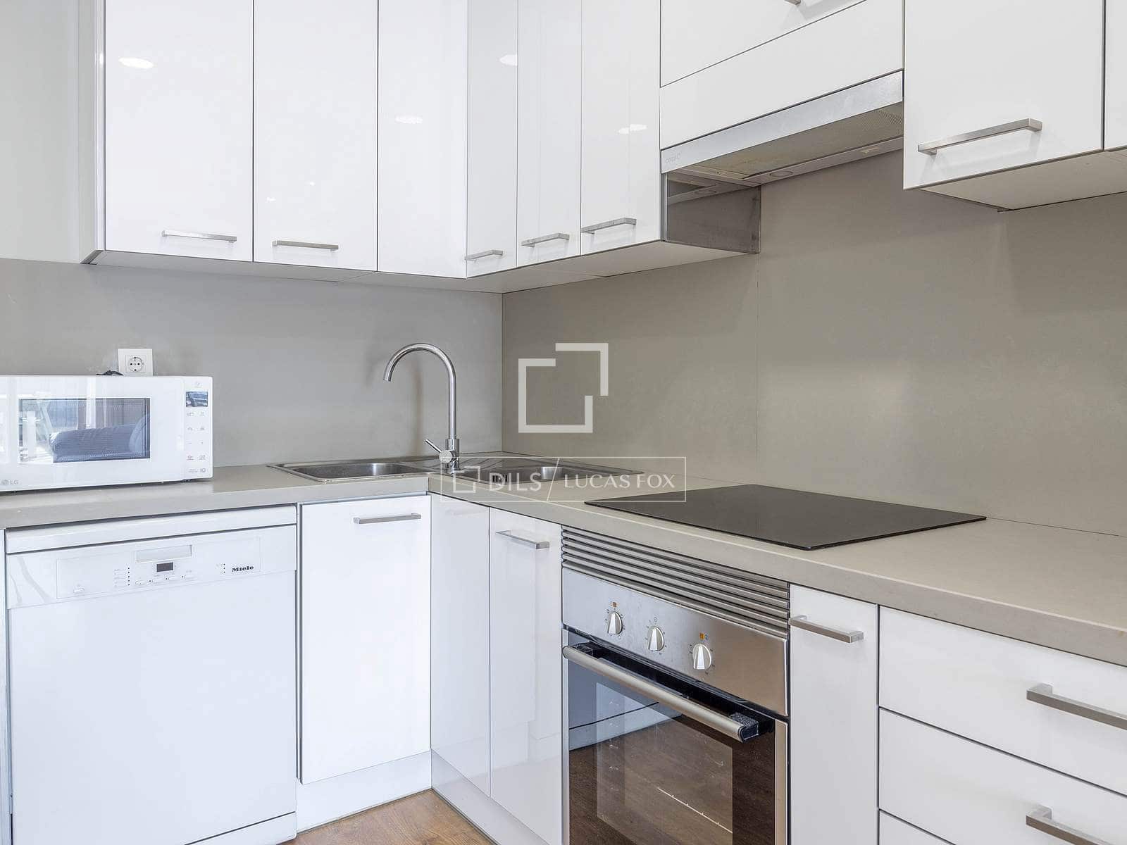 3 quarto Penthouse para arrendar em Valencia cidade - 2 500 € (Ref: 9679332)