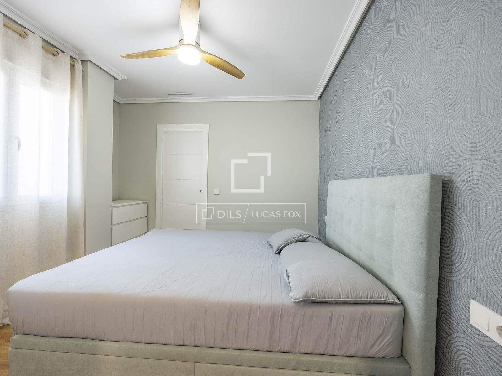 3 quarto Penthouse para arrendar em Valencia cidade - 2 500 € (Ref: 9679332)