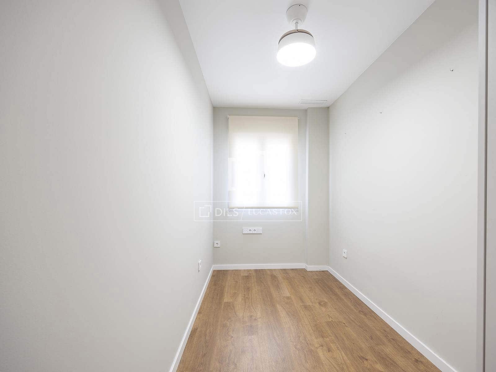 3 quarto Penthouse para arrendar em Valencia cidade - 2 500 € (Ref: 9679332)