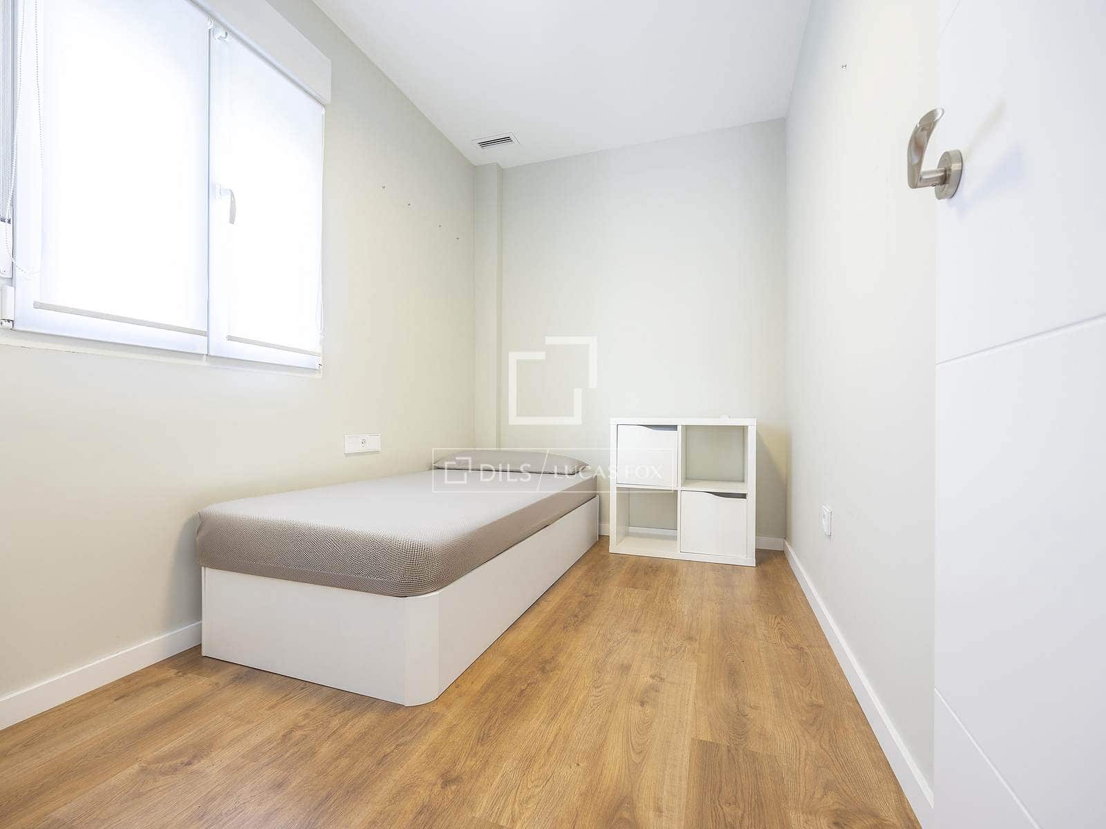 3 quarto Penthouse para arrendar em Valencia cidade - 2 500 € (Ref: 9679332)