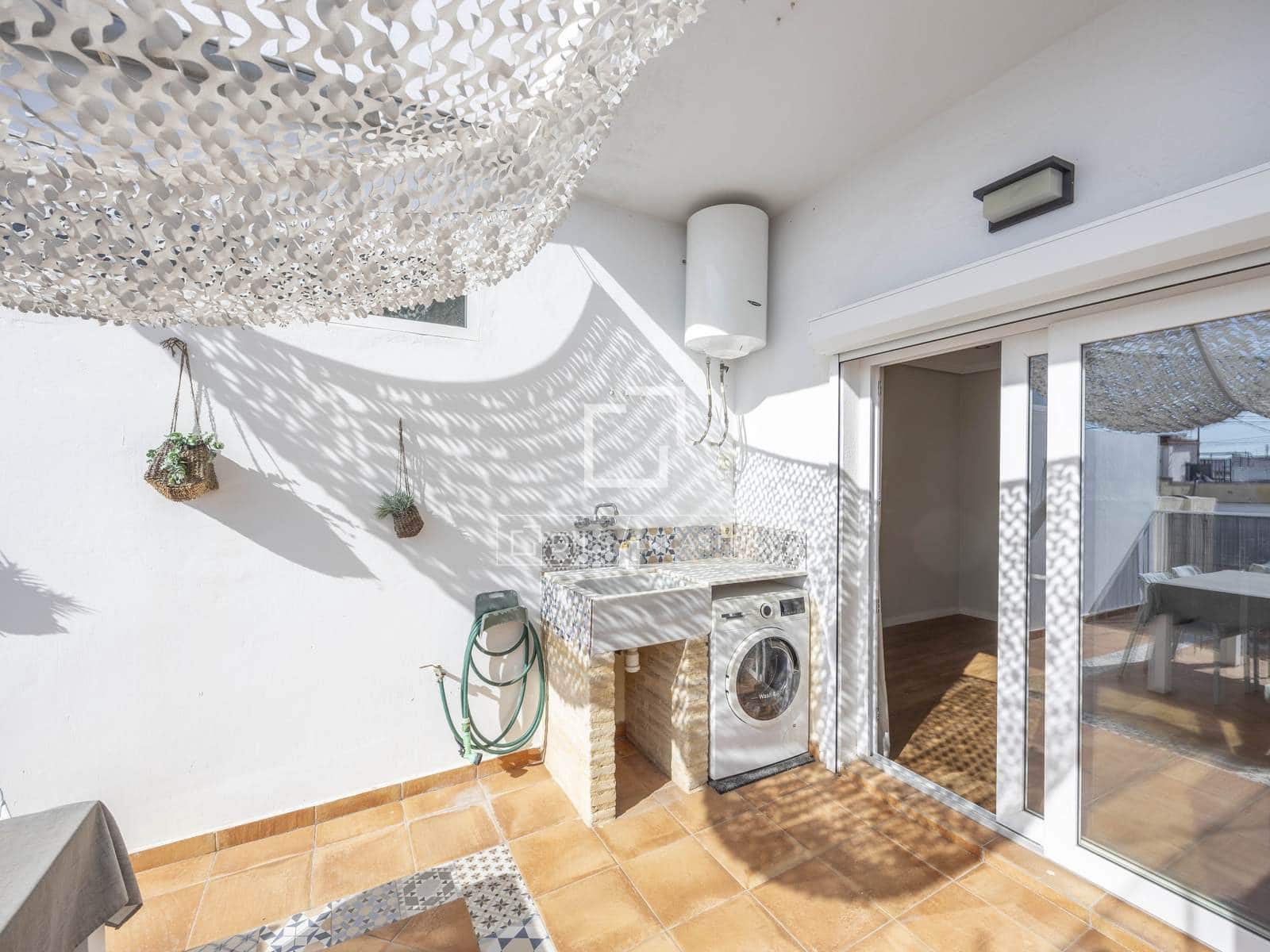 3 quarto Penthouse para arrendar em Valencia cidade - 2 500 € (Ref: 9679332)