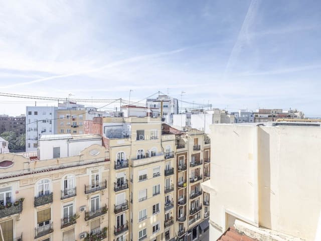 3 makuuhuone Kattohuoneisto vuokrattavana paikassa Valencia kaupunki - 2 500 € (Ref: 9679332)