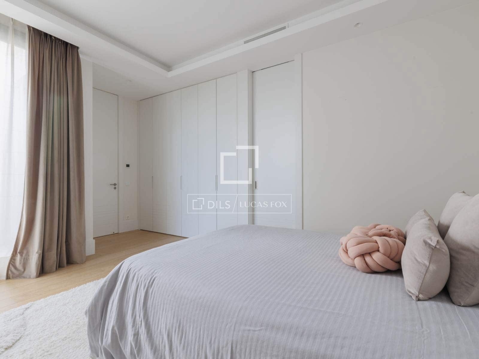 Chalet de 6 habitaciones en Pozuelo de Alarcón en venta con piscina garaje - 5.300.000 € (Ref: 9683301)