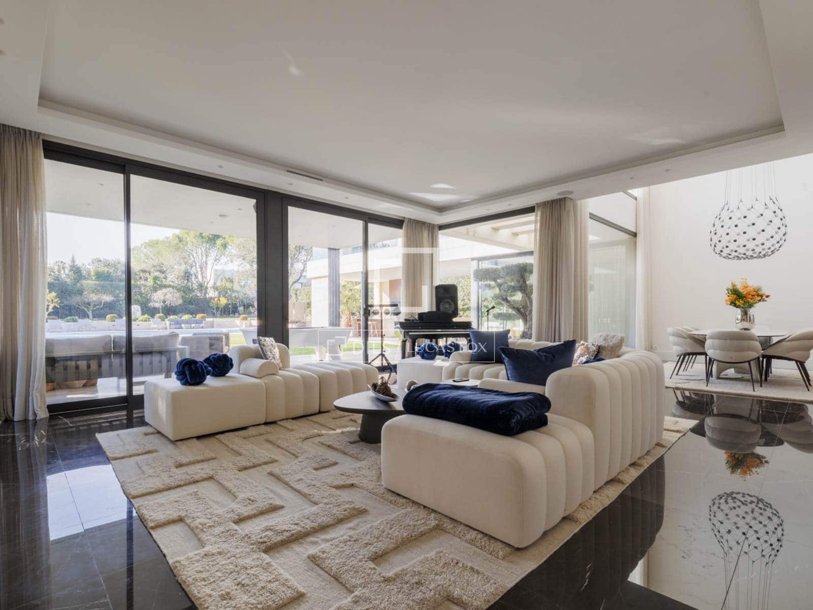 Chalet de 6 habitaciones en Pozuelo de Alarcón en venta con piscina garaje - 5.300.000 € (Ref: 9683301)