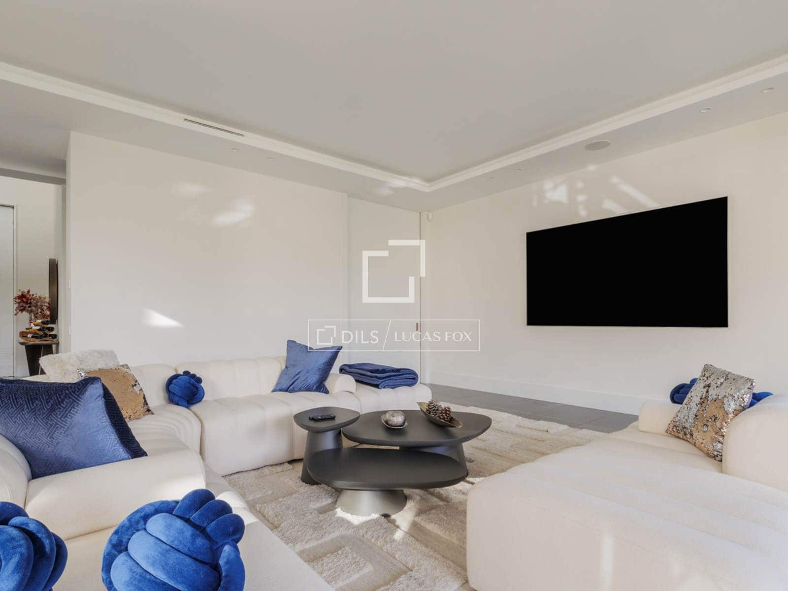 Chalet de 6 habitaciones en Pozuelo de Alarcón en venta con piscina garaje - 5.300.000 € (Ref: 9683301)