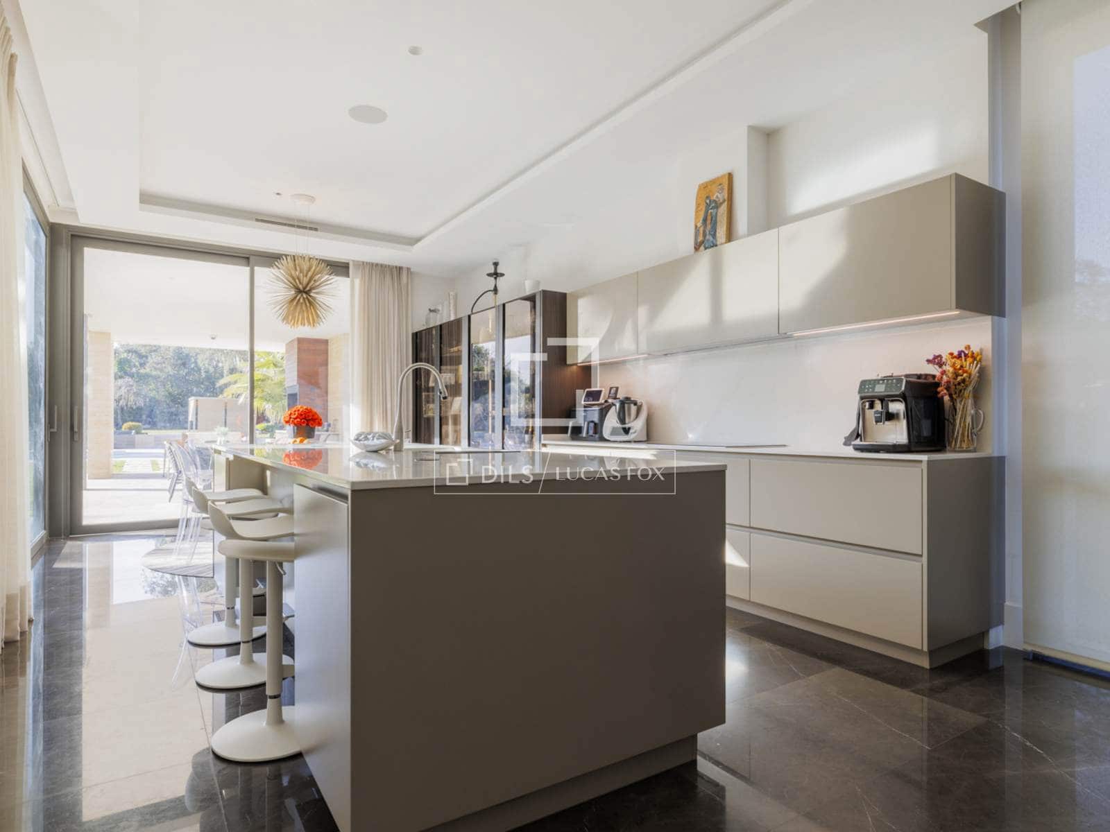 Chalet de 6 habitaciones en Pozuelo de Alarcón en venta con piscina garaje - 5.300.000 € (Ref: 9683301)