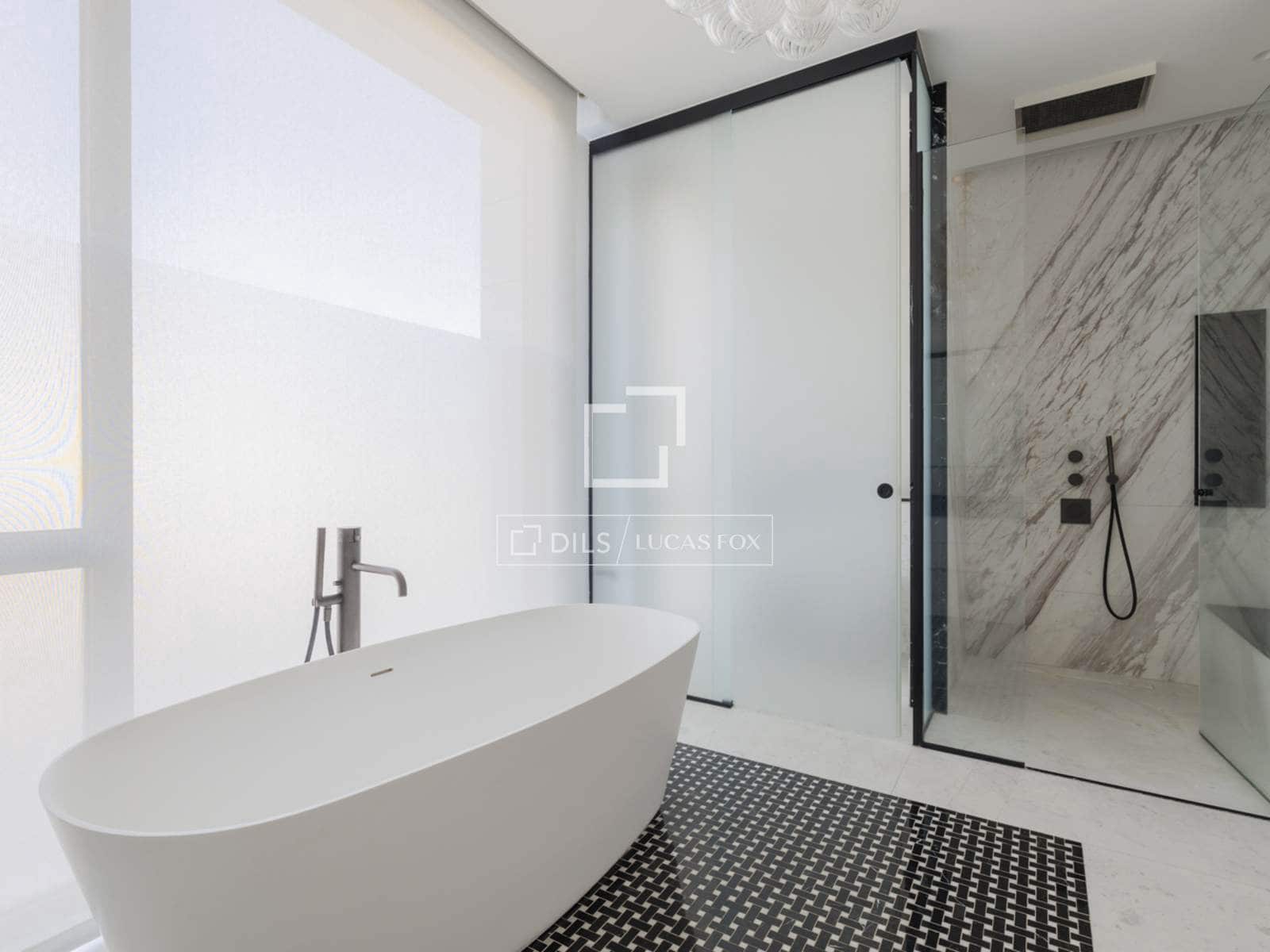 Chalet de 6 habitaciones en Pozuelo de Alarcón en venta con piscina garaje - 5.300.000 € (Ref: 9683301)