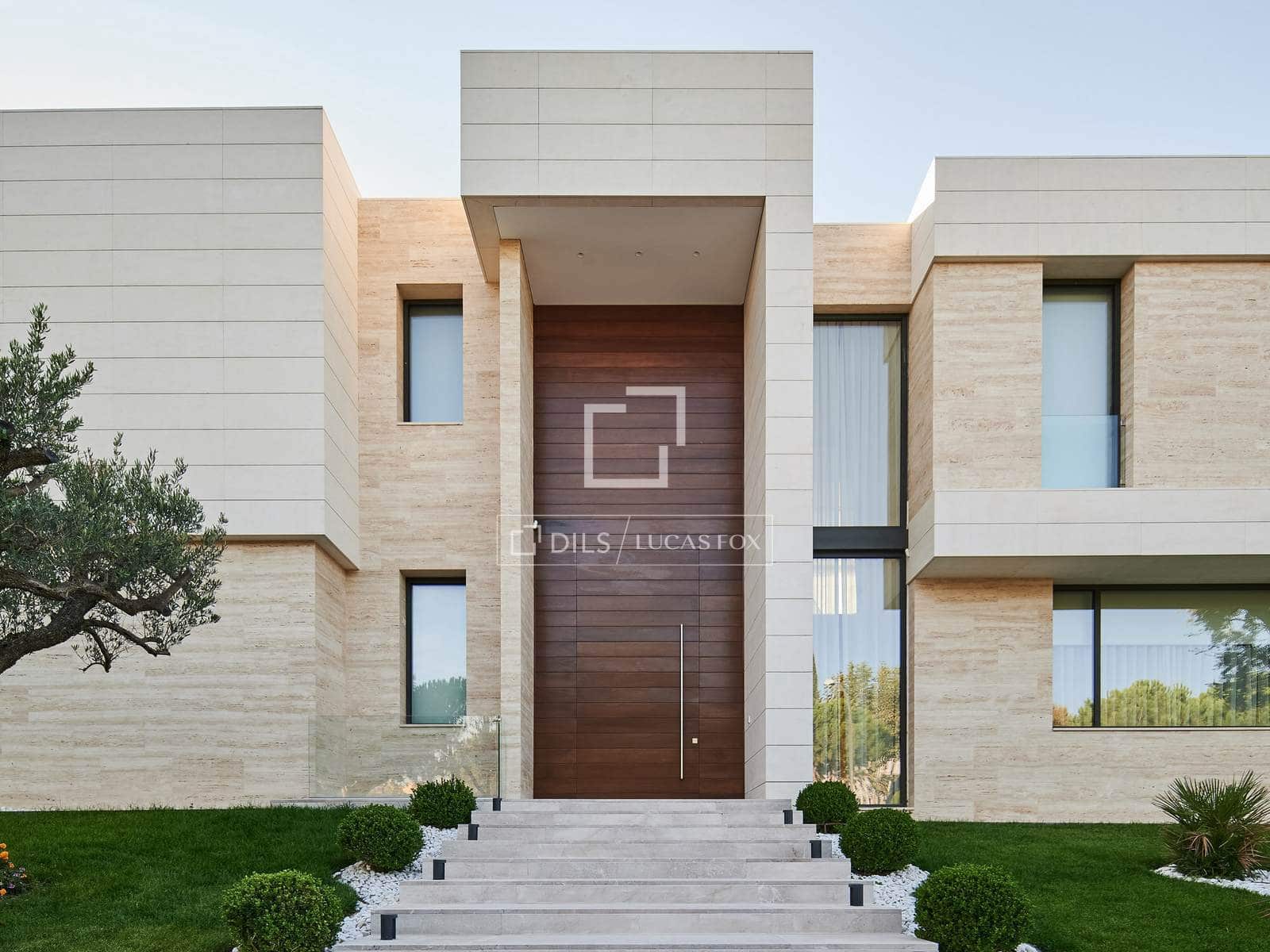 Chalet de 6 habitaciones en Pozuelo de Alarcón en venta con piscina garaje - 5.300.000 € (Ref: 9683301)