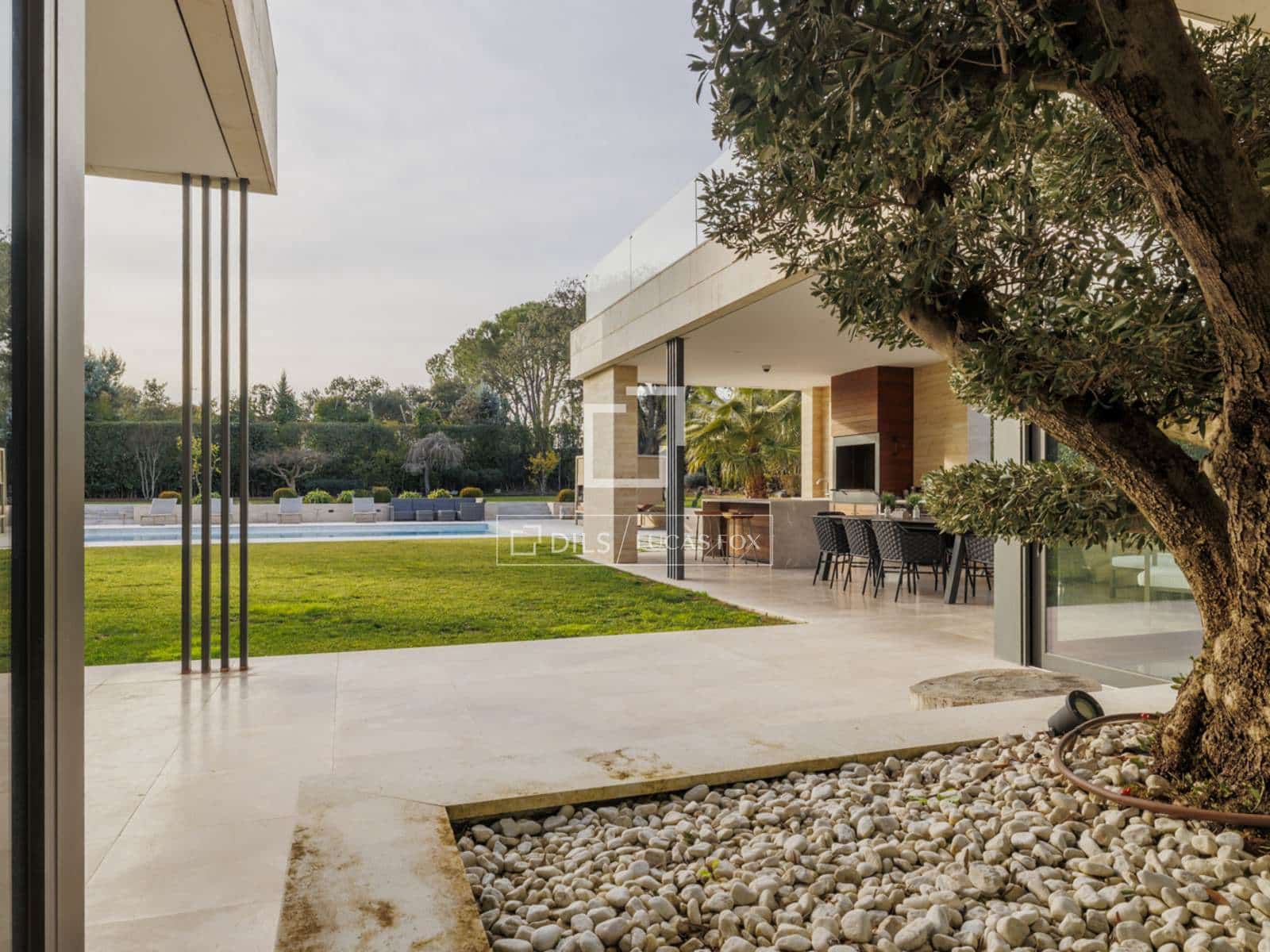 Chalet de 6 habitaciones en Pozuelo de Alarcón en venta con piscina garaje - 5.300.000 € (Ref: 9683301)