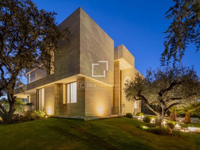 6 slaapkamer Villa te koop in Pozuelo de Alarcón met zwembad garage - € 5.300.000 (Ref: 9683301)