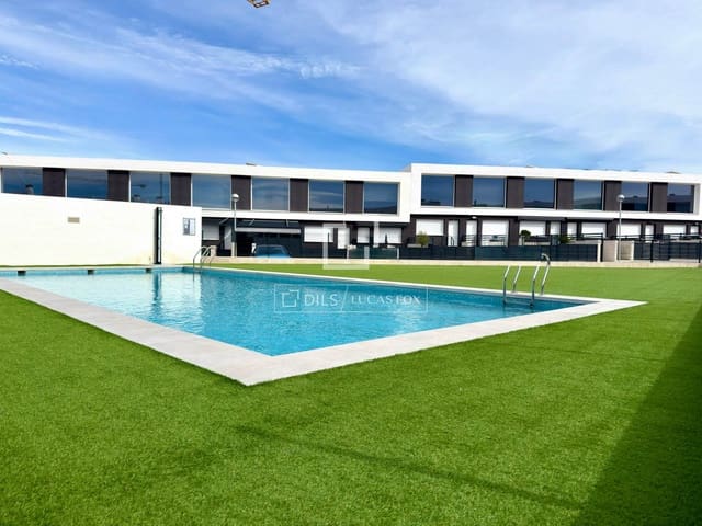 Chalet de 3 habitaciones en Gran Alacant, Santa Pola en venta con piscina garaje - 280.000 € (Ref: 9685153)