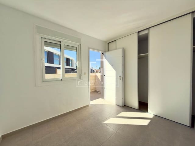 Chalet de 3 habitaciones en Gran Alacant, Santa Pola en venta con piscina garaje - 280.000 € (Ref: 9685153)