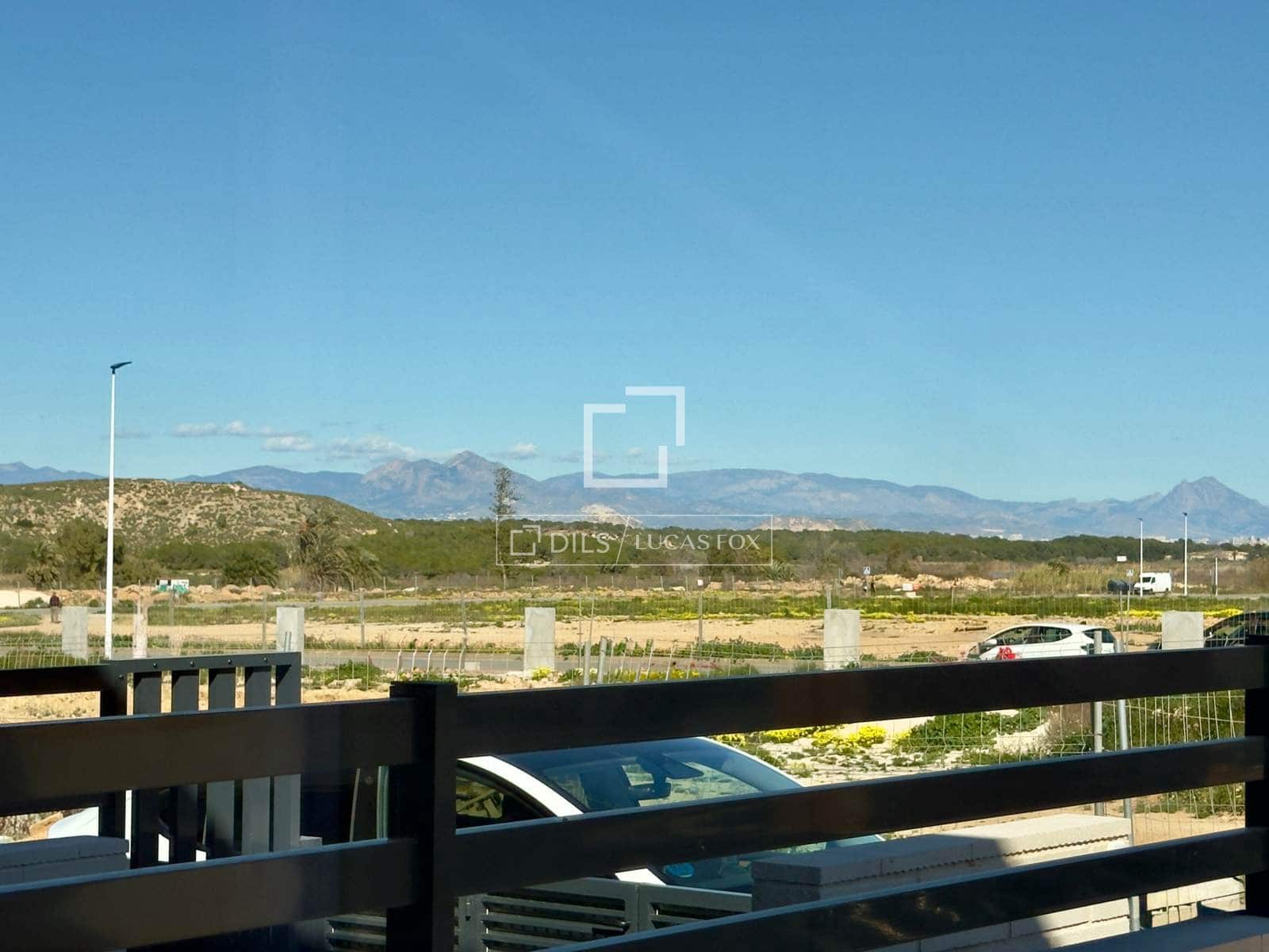 3 makuuhuone Huvila myytävänä paikassa Gran Alacant mukana uima-altaan 
autotalli - 280 000 € (Ref: 9685153)