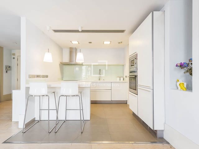 2 soveværelse Lejlighed til salg i Barcelona by - € 1.100.000 (Ref: 9685552)