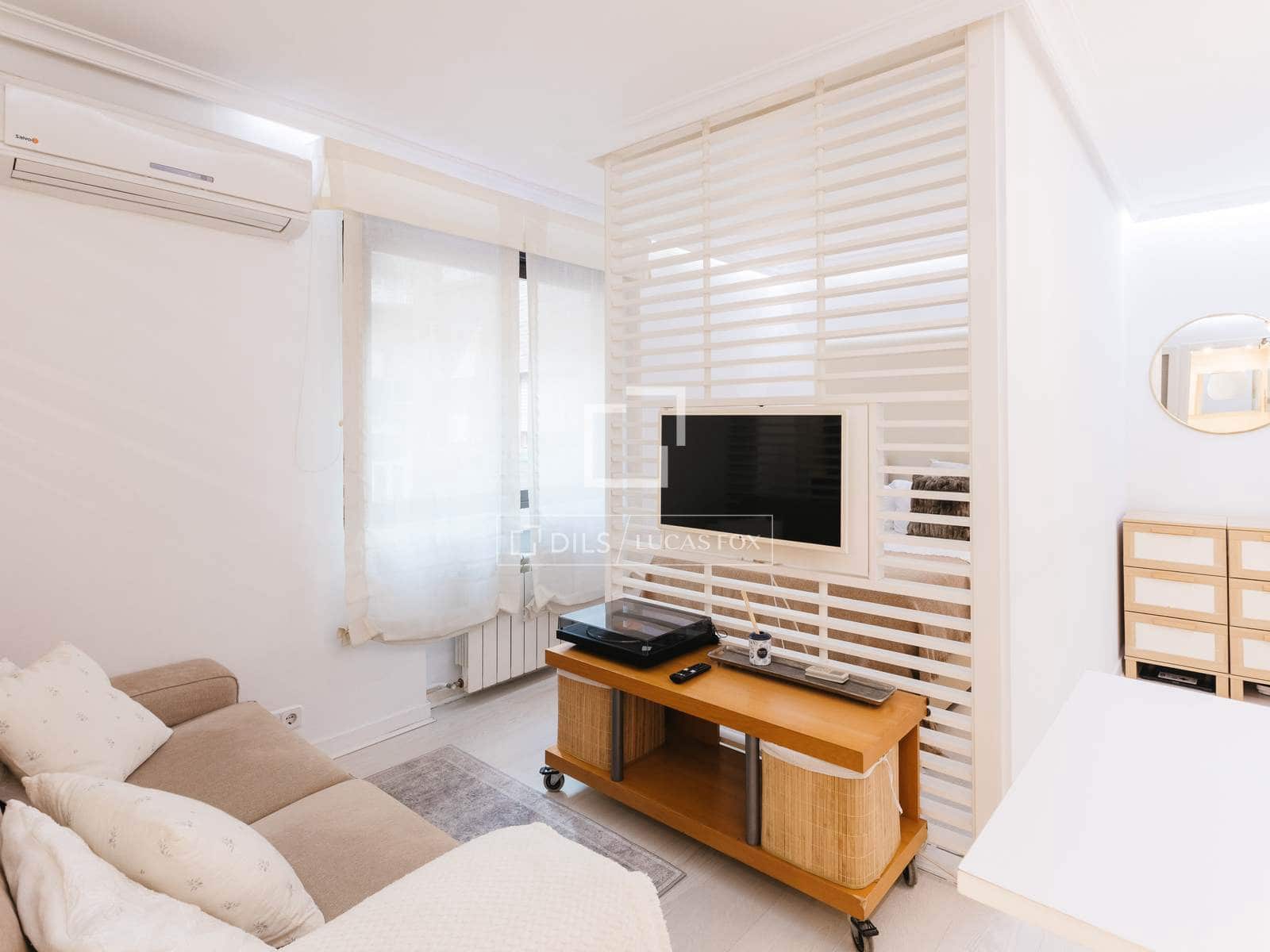 1 sypialnia Apartament do wynajęcia w Miasto Madryt z basenem - 1 350 € (Ref: 9685553)