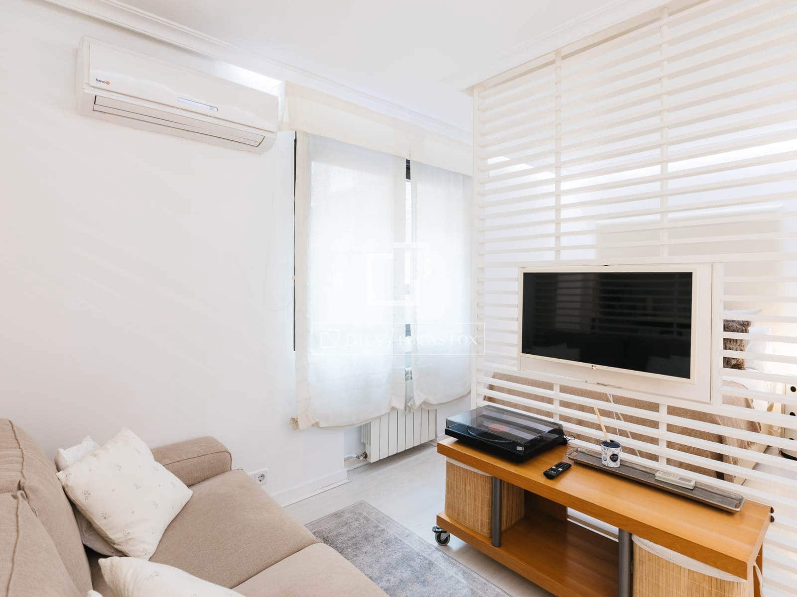 1 sypialnia Apartament do wynajęcia w Miasto Madryt z basenem - 1 350 € (Ref: 9685553)